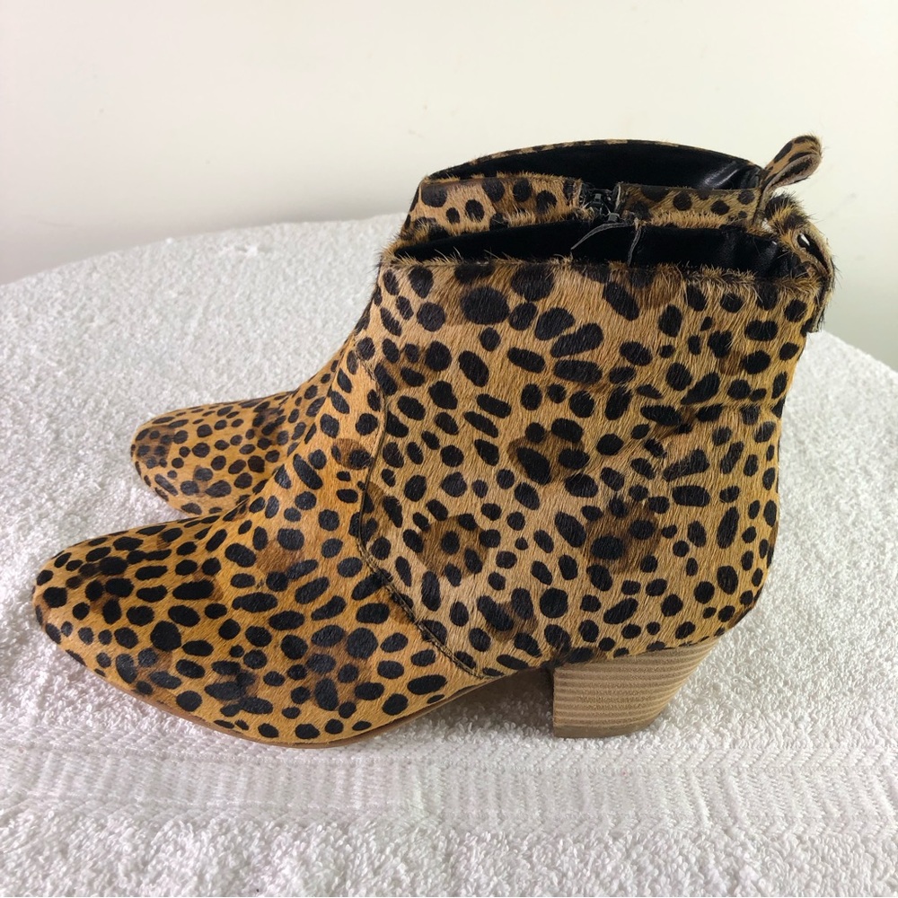 Find women’s cheetah print faux calf hair Lyle 1W4002 stack heeled bootie Sz 7.5
